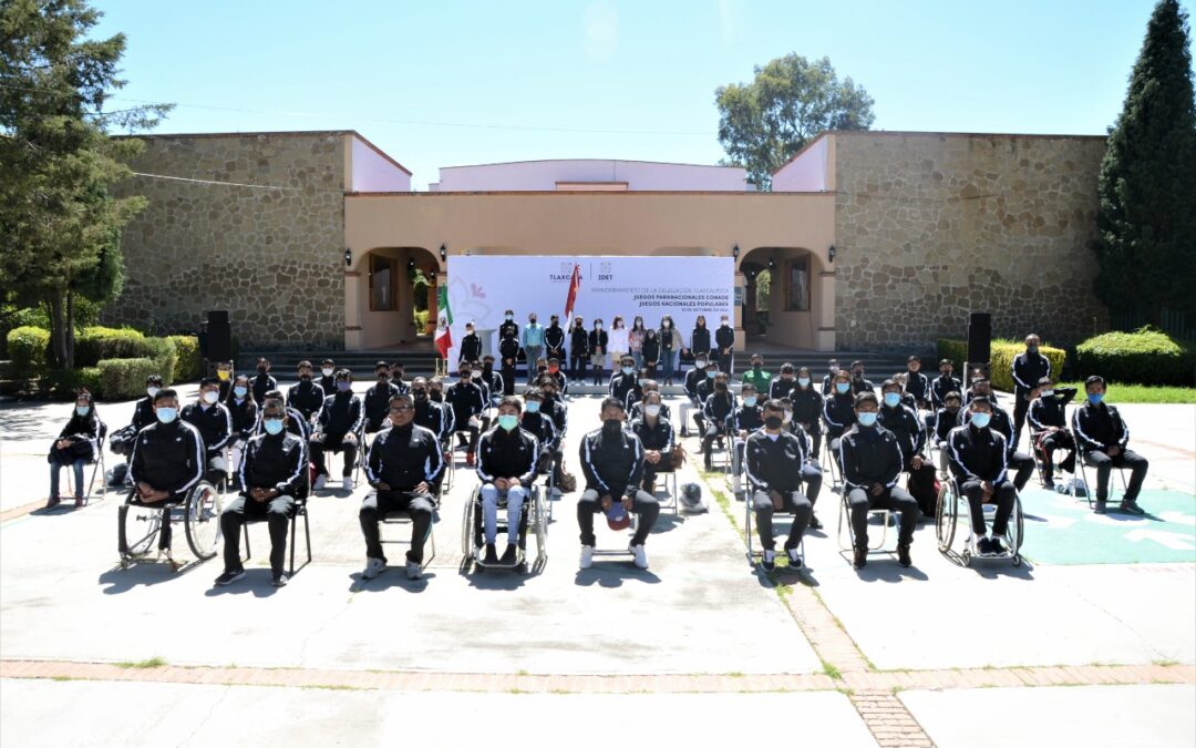 ABANDERA GOBIERNO DEL ESTADO A DELEGACIÓN TLAXCALTECA QUE PARTICIPARÁ EN JUEGOS NACIONALES POPULARES Y PARANACIONALES CONADE 2021