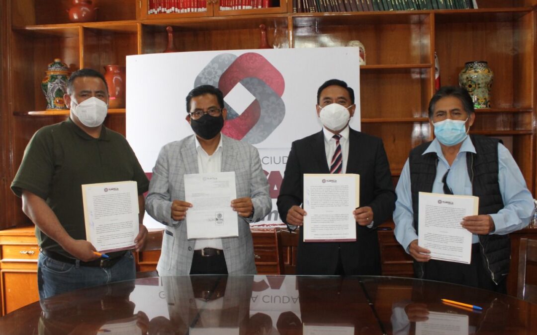 Signan convenio representantes ciudadanos de Ocotlán y autoridades municipales de Tlaxcala para la operatividad de CAPAO