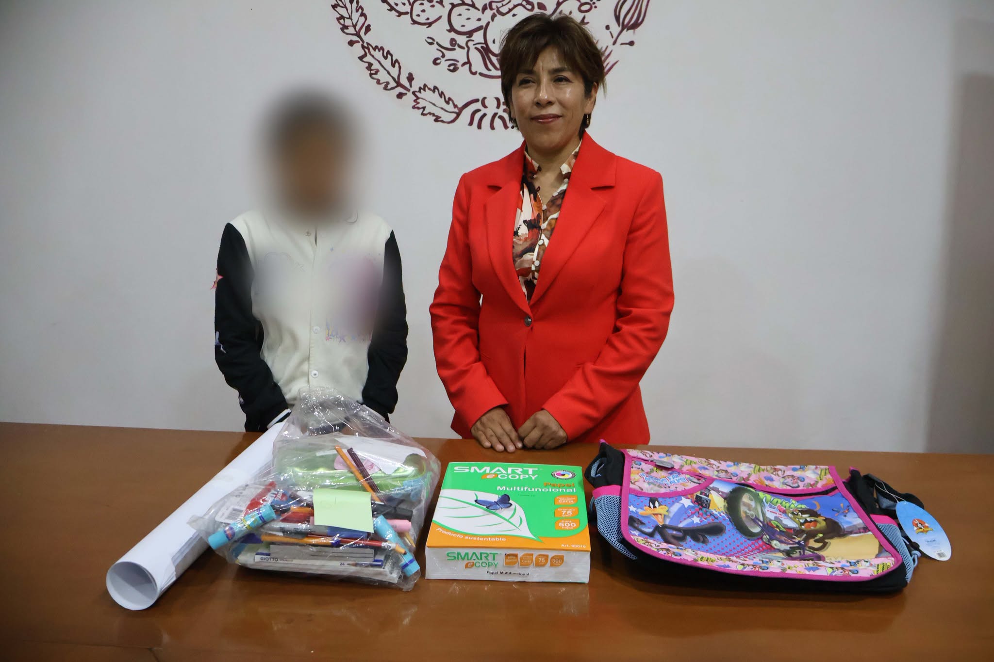 Cuapiaxtla entrega útiles escolares a niñas y niños para apoyar su permanencia educativa